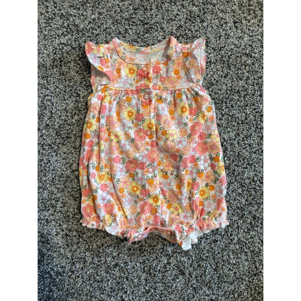 ❤️Carters Newborn Flower/Heart Romper